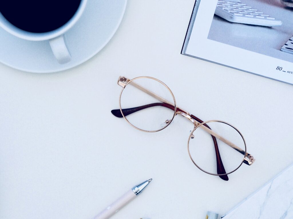 styling tips for glasses